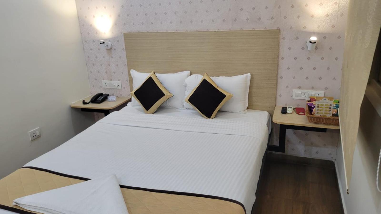 Отель Grace Residency Chennai Airport Экстерьер фото